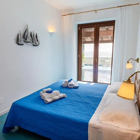 Tre Mari Hotel *